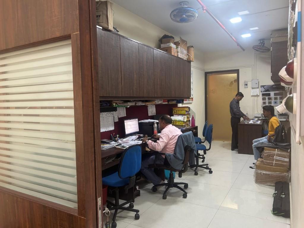 Fully Furnished Office Space For Rent at BBD Bagh in India - Image 2