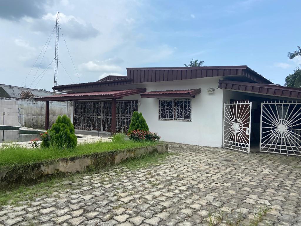 VILLA AVEC PISCINE À BONAPRISO À LOUER au Cameroun - Photo 8