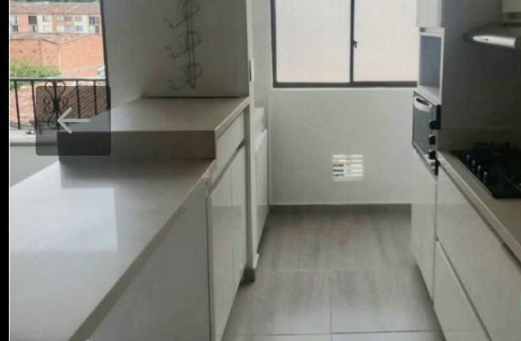 VENDO APARTAMENTO EN LAURELES NOGAL en Medellín - Imagen 1