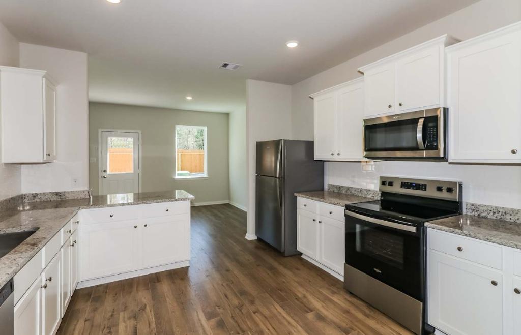 SPACIOUS 4 Bed For Rent in Houston - Image 5