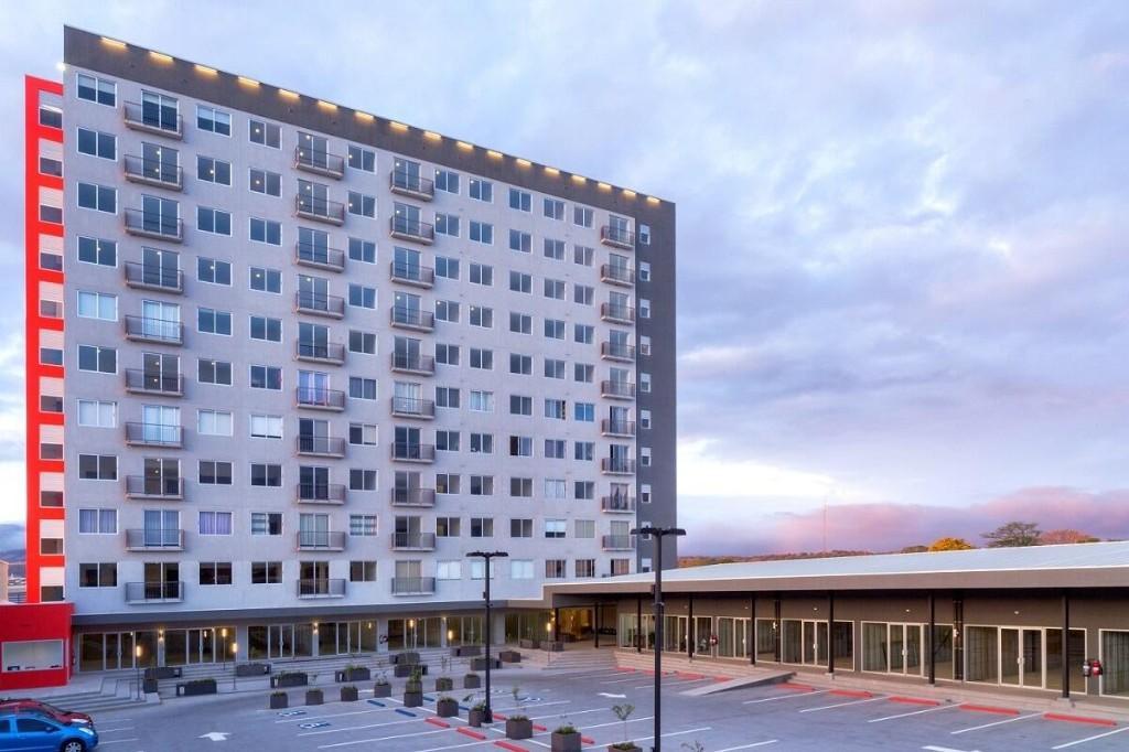 Se vende apartamento en Ulloa Heredia 26-466 en Mora - Imagen 1