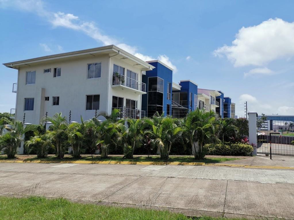 Se vende apartamento en Ulloa Heredia 23-1355 en Mora - Imagen 1