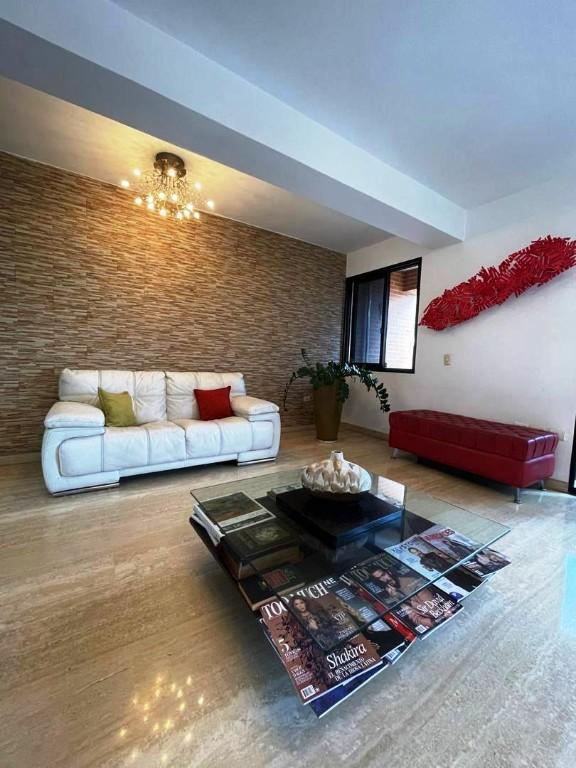 PENT-HOUSE - EL ROSAL - 251 Mts2 en Venezuela - Imagen 2