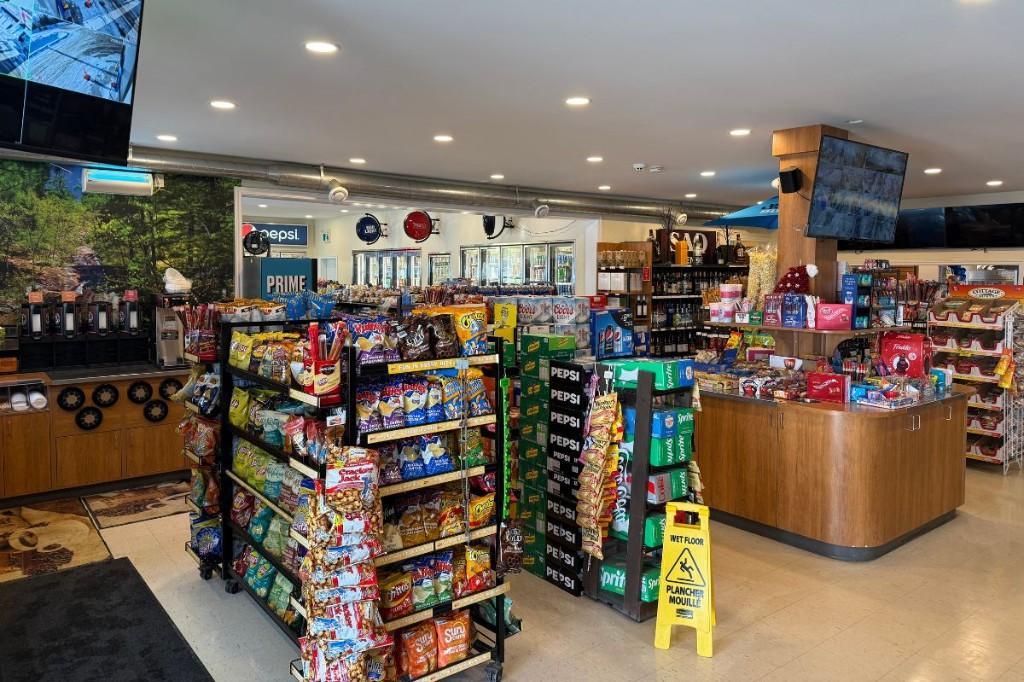 BUSINESS FOR SALE – TURNKEY CONVENIENCE STORE + GAS STATION (QUE in Ottawa - Image 2
