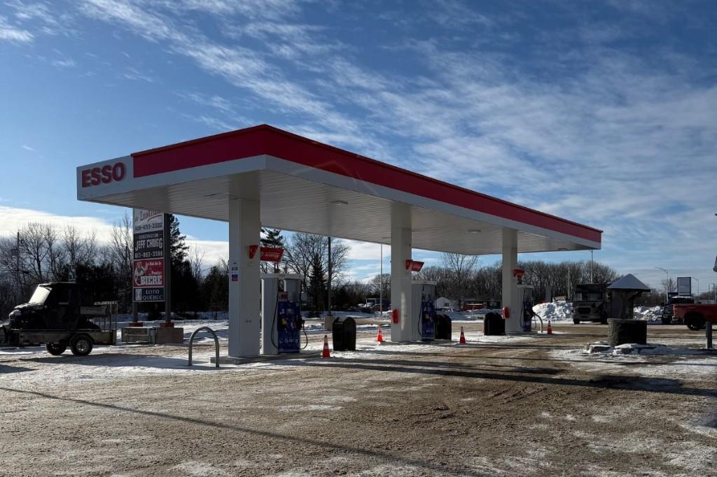 BUSINESS FOR SALE – TURNKEY CONVENIENCE STORE + GAS STATION (QUE in Ottawa - Image 4