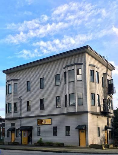 (DPMonline.ca) Trendy Rooms For Rent At Strathcona's Hip-O … in Richmond - Image 1
