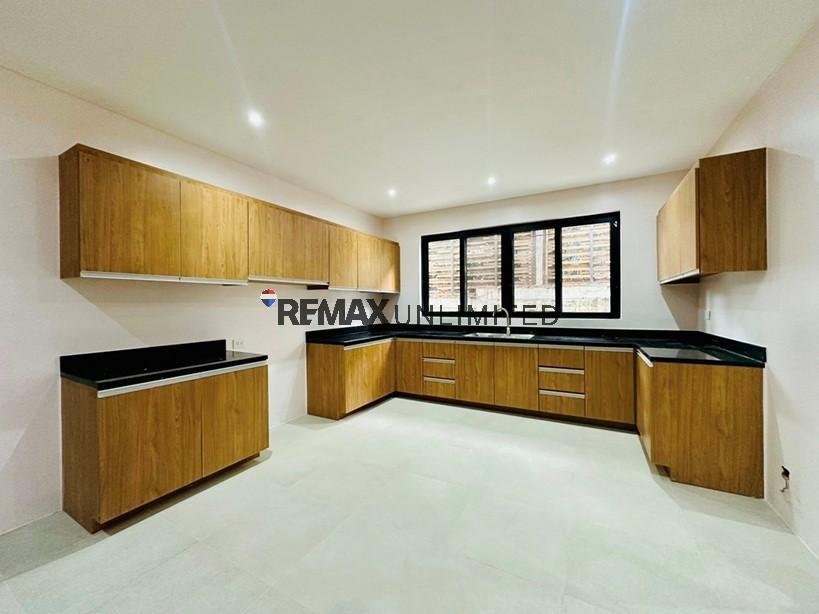 FOR LEASE / FOR RENT in Dasma, Makati in Taguig - Image 3