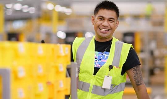 Warehouse Associate Job in America in United States - Image 1