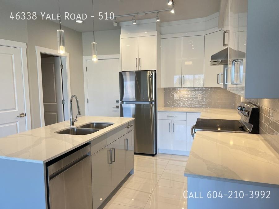 Chilliwack Condo With Amazing View- 3 Month Utilities Included! in Bellingham - Image 1