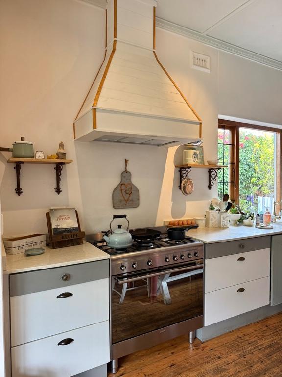 Kitchen Units. Drawers & Cupboards in South Africa - Image 7