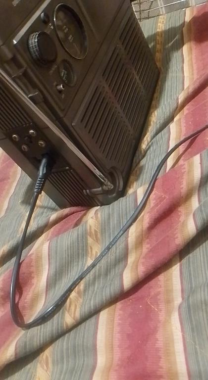 TELEVISOR Y RADIO PORTÁTIL SAMSUNG AÑO 80 en La Florida - Imagen 4