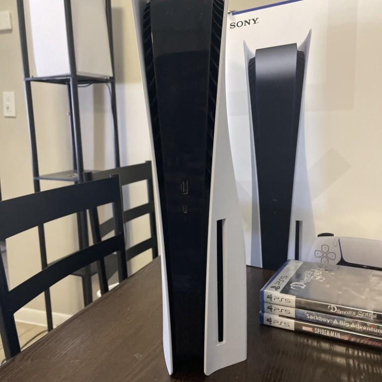 Sony PS5 Disc Edition Konsole mit 2 Controllern in Wörgl - Bild 2