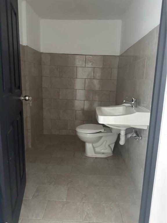 Tu próximo Local Comercial en Renta – Plaza Pinabetes Express en Guatemala - Imagen 2