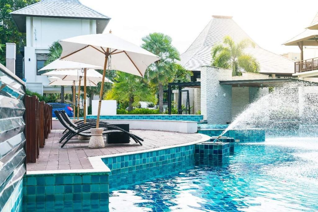 https //premierswimmingpool.com/pool-contractors-vizag/ in India - Image 1