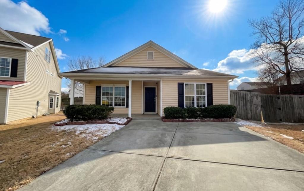 SPACIOUS HOUSE FOR RENT in Raleigh - Image 1