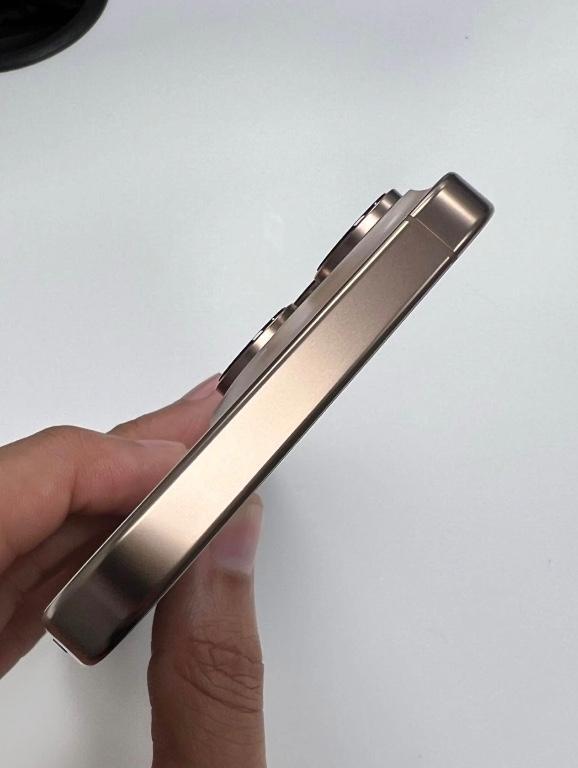 APPLE IPHONE 16 Pro Max in Cape Town - Image 3