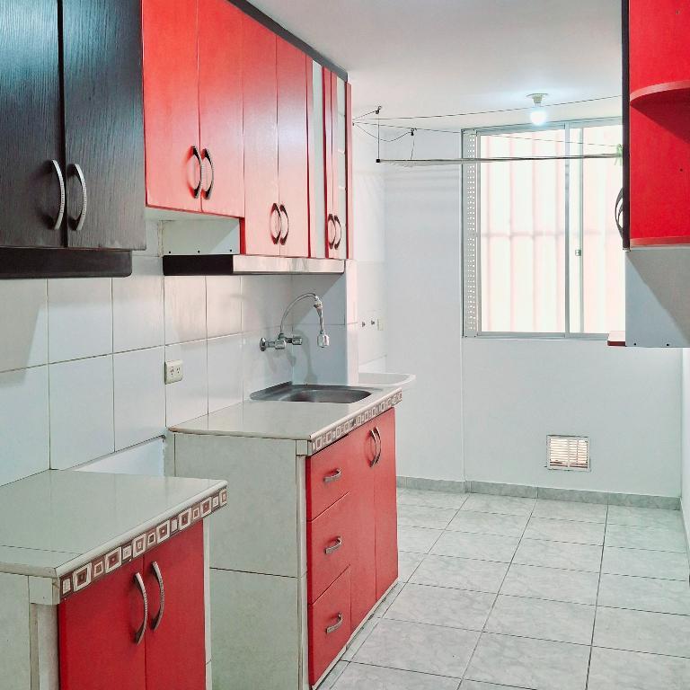 VENDO DPTO. EN CHORRILLOS - 1ER PISO - AMPLIO en Lima - Imagen 3