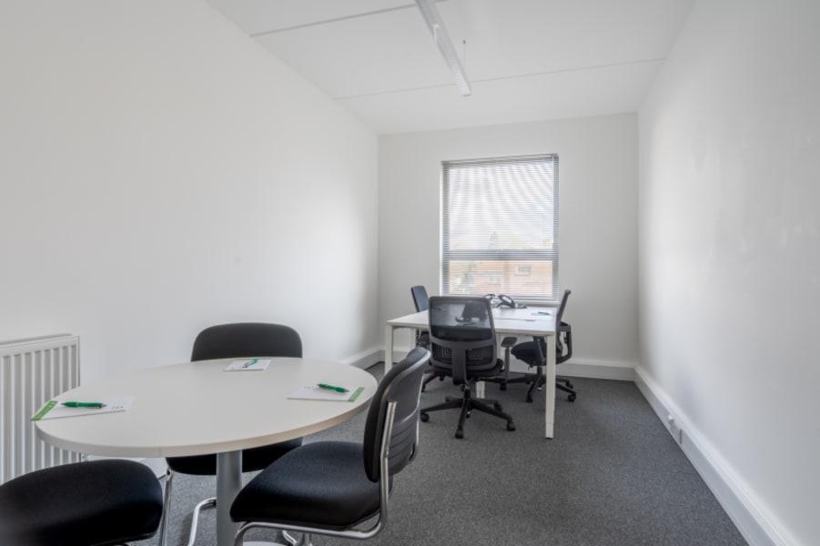 Flexible office memberships in Basepoint Waterbury Drive in Waterlooville - Image 1