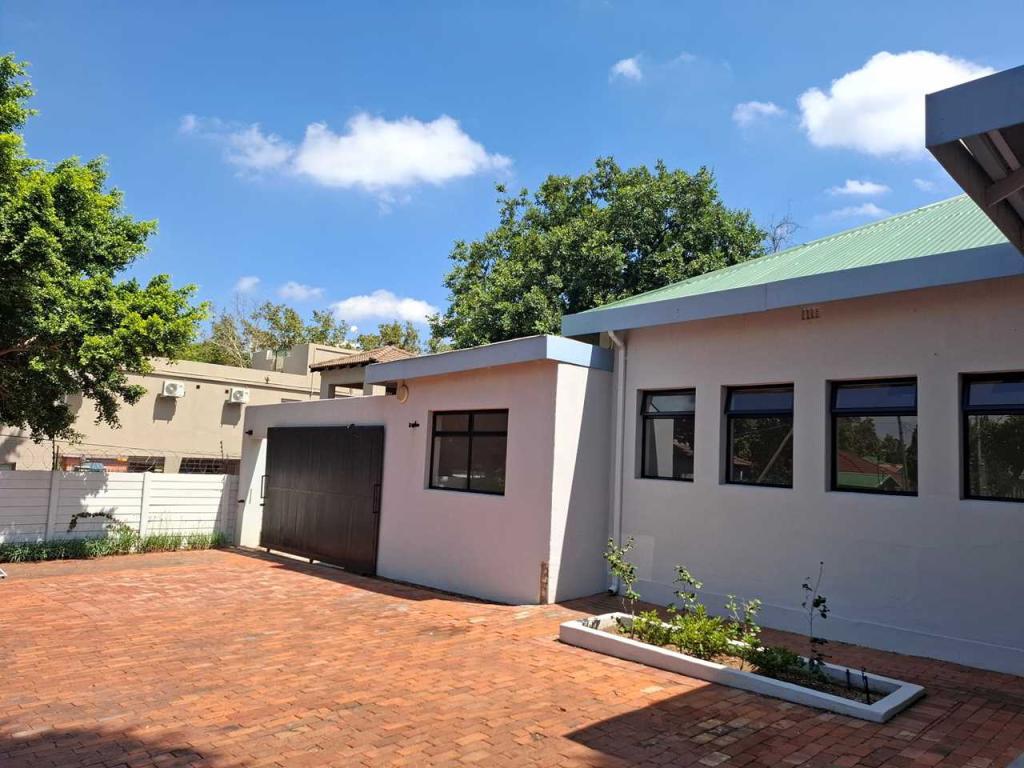 VERSATILE, FULLY RENOVATED, IMMACULATE AND READY TO MOVE IN. in Sandton - Image 1