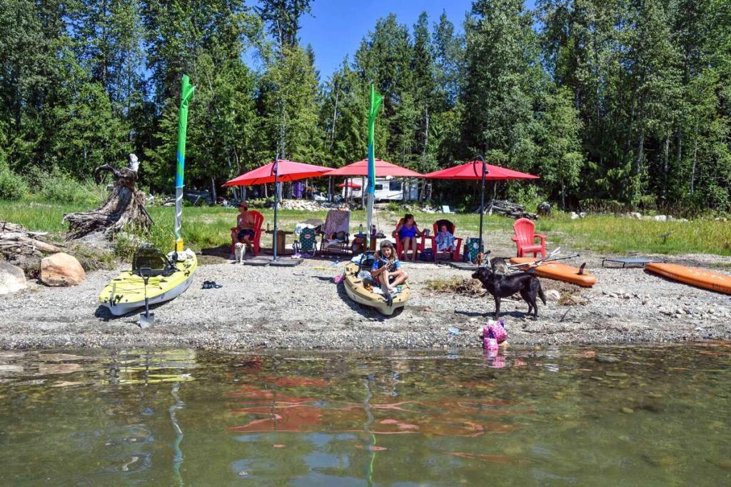 Beautiful Waterfront Property! in Vernon - Image 1