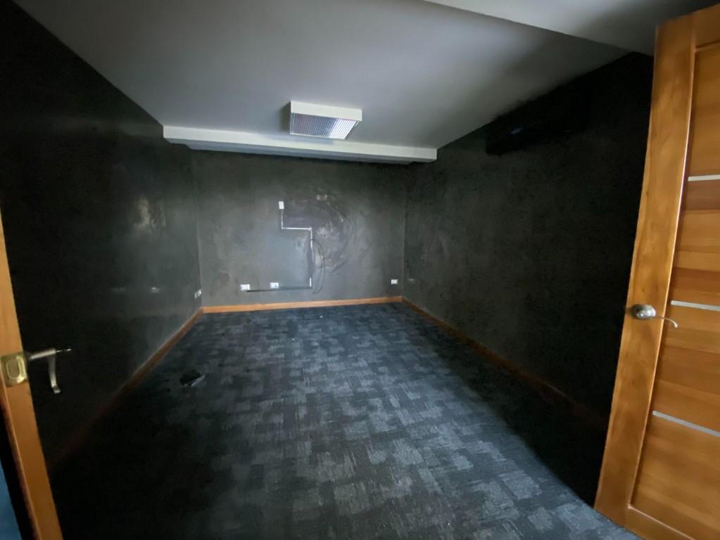Se vende espacioso local comercial en Uruca Santa Ana 24-578 en Tibás - Imagen 7