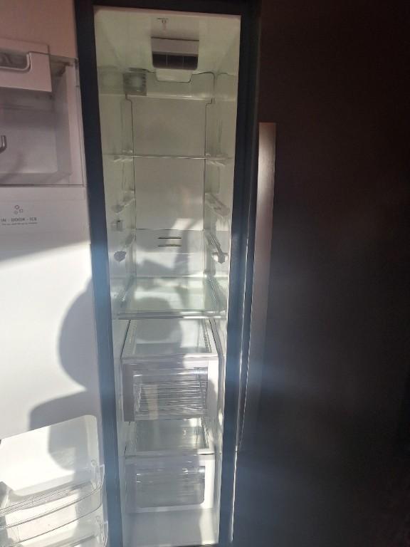 Whirlpool refrigerator in Los Angeles - Image 4