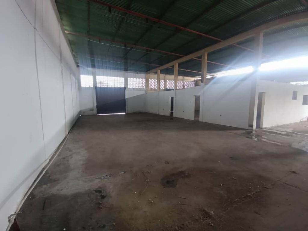 En venta galpon av intercomunal en Puerto la Cruz - Imagen 3