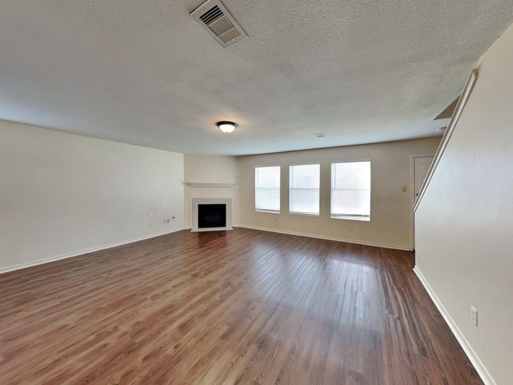 Immediate Move-in in Spring - Image 3