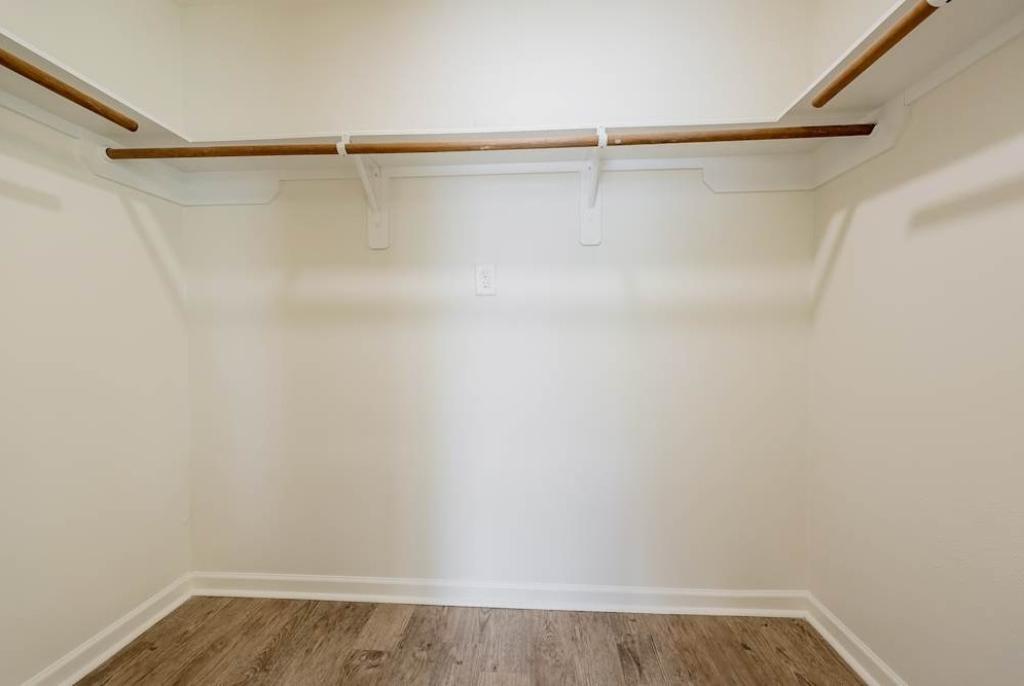 Available for Immediate moving-in in Spring - Image 7