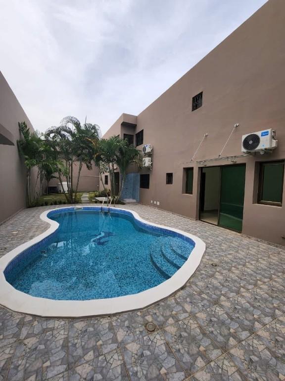 A LOUER DUPLEX DE PIÈCES +PISCINE, RIVIÉRA 3 en Côte d’Ivoire - Photo 1