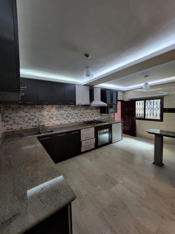 A LOUER DUPLEX DE PIÈCES +PISCINE, RIVIÉRA 3 en Côte d’Ivoire - Photo 5