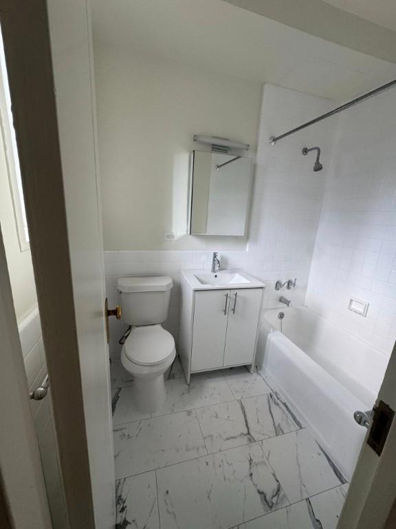 Stylish Apartment for Rent (Move-In Ready) in Canada - Image 1