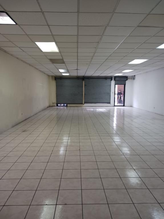 Local en Renta en Centro Comercial Ruta 4 en Petapa - Imagen 1