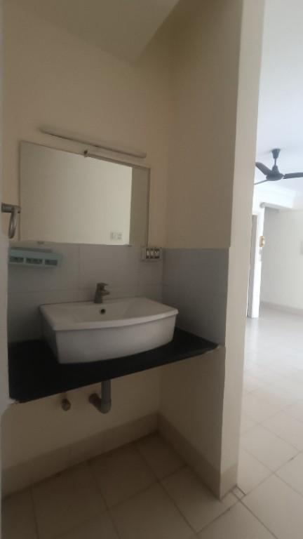 2 bed flat in racecourse in Peelamedu - Image 1