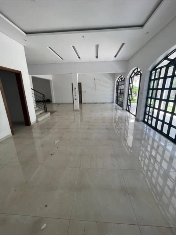 VILLA DUPLEX AVEC PISCINNE EN VENTE à Abidjan - Photo 2