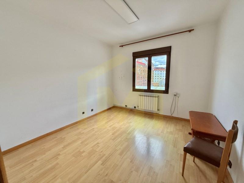 PISO VENTA 2 DORMITORIOS. en Oviedo - Imagen 1