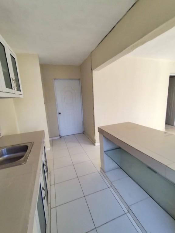 CASA CON DOS APARTAMENTO en Boca Chica - Imagen 1