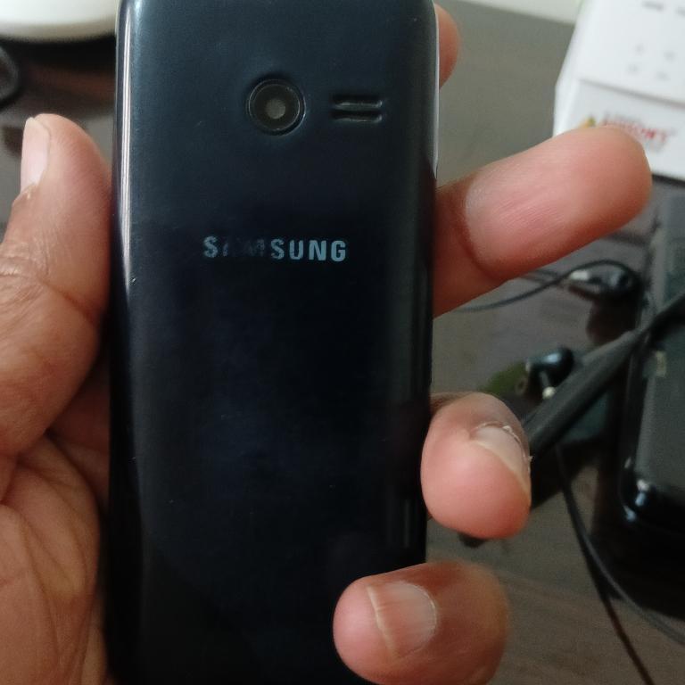 Samsung keypad mobile in Gorakhpur - Image 2