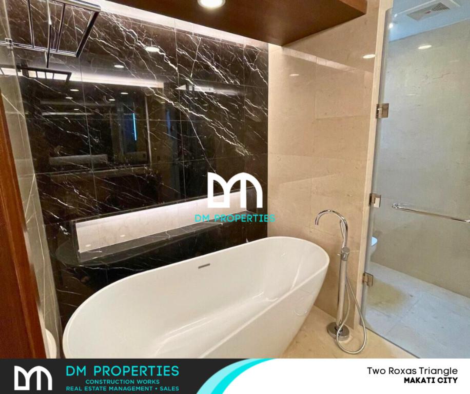 For Sale 3-Bedroom Condo Unit at Two Roxas Triangle, Makati in Las Piñas - Image 7