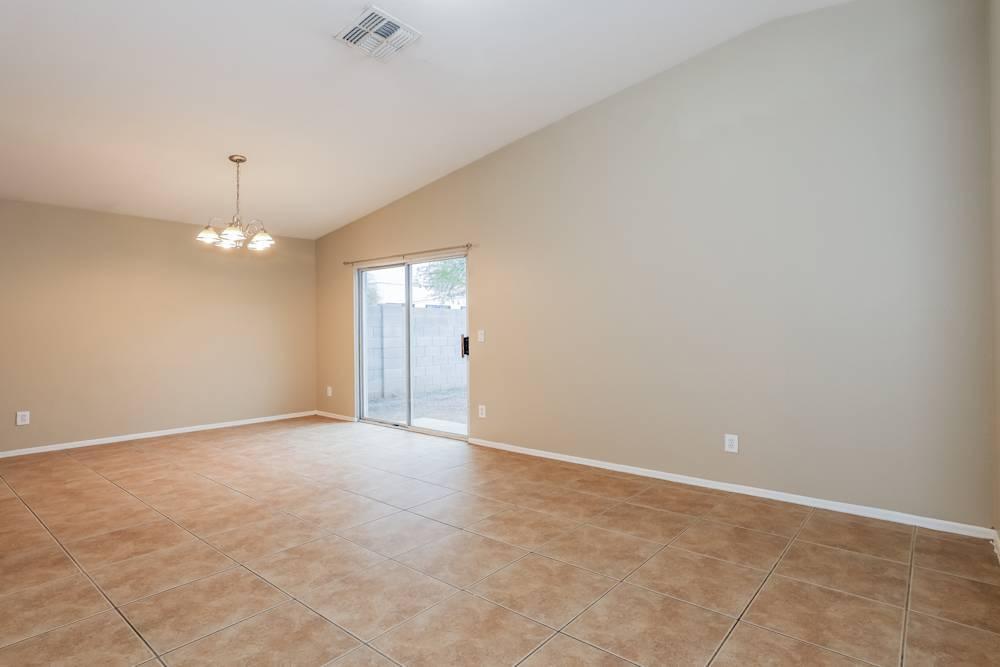 Available 3BED Single Family HOME For Rent in Phoenix, AZ in United States - Image 5