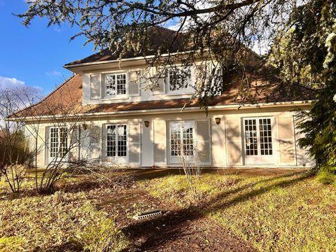 Maison bourgeoise - proche commodités - Avec PISCINE … à Vierzon - Photo 1