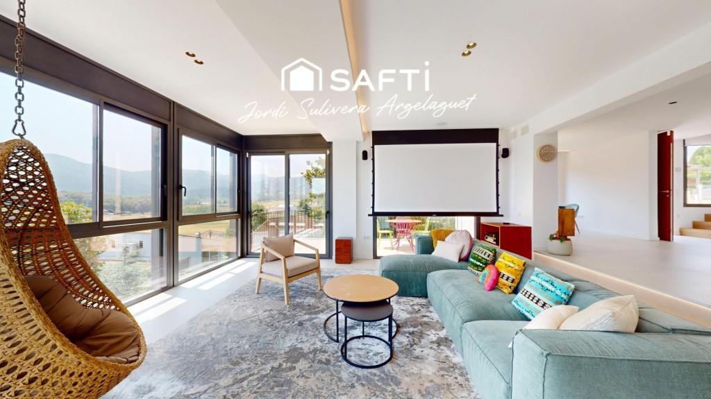 ¡ESPECTACULAR CASA DE DISEÑO! en Banyoles - Imagen 1