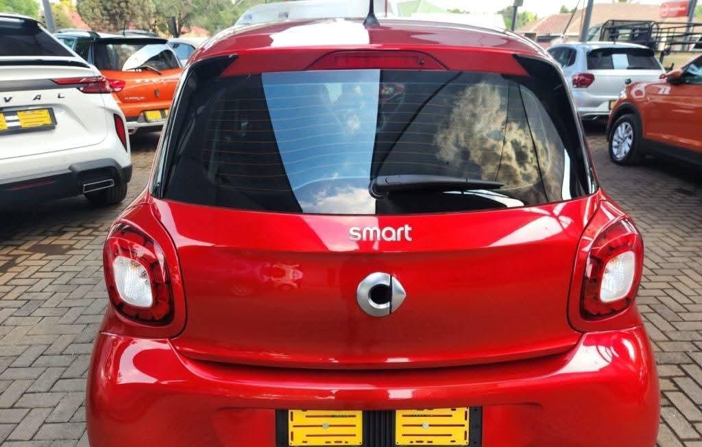 2017 Smart Forfour 66kW Prime For Sale R20 000 2017 HATCHBACK Pe in Centurion - Image 4