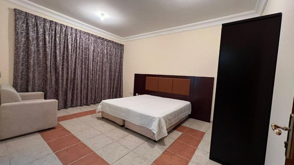 FULLY FURNISHED ROOM FOR SINGLE OR FAMILY FOR INDIAN, PAKISTANI in United Arab Emirates - Image 1