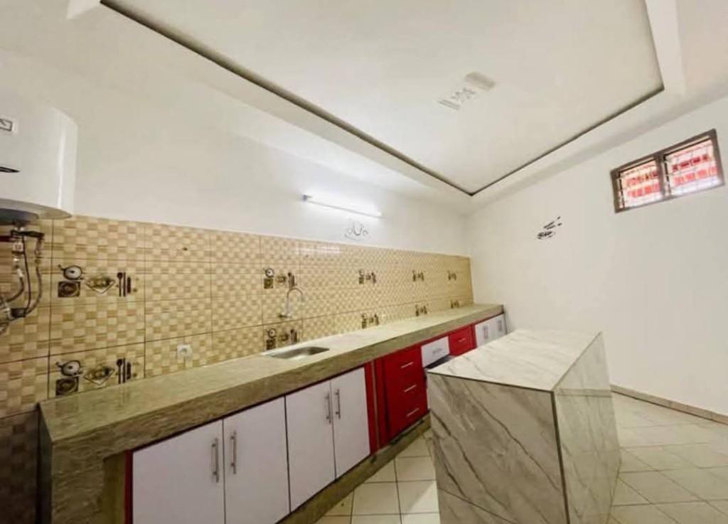 FAYA CITE PRESTIGE DUPLEX 5 PIECES + 2 DEPENDANCES BON STANDING en Côte d’Ivoire - Photo 3