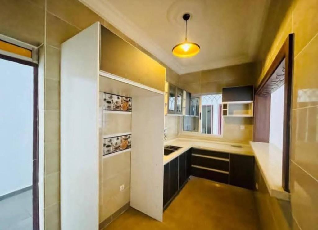 FAYA CITE PRESTIGE DUPLEX 5 PIECES + 2 DEPENDANCES BON STANDING en Côte d’Ivoire - Photo 4
