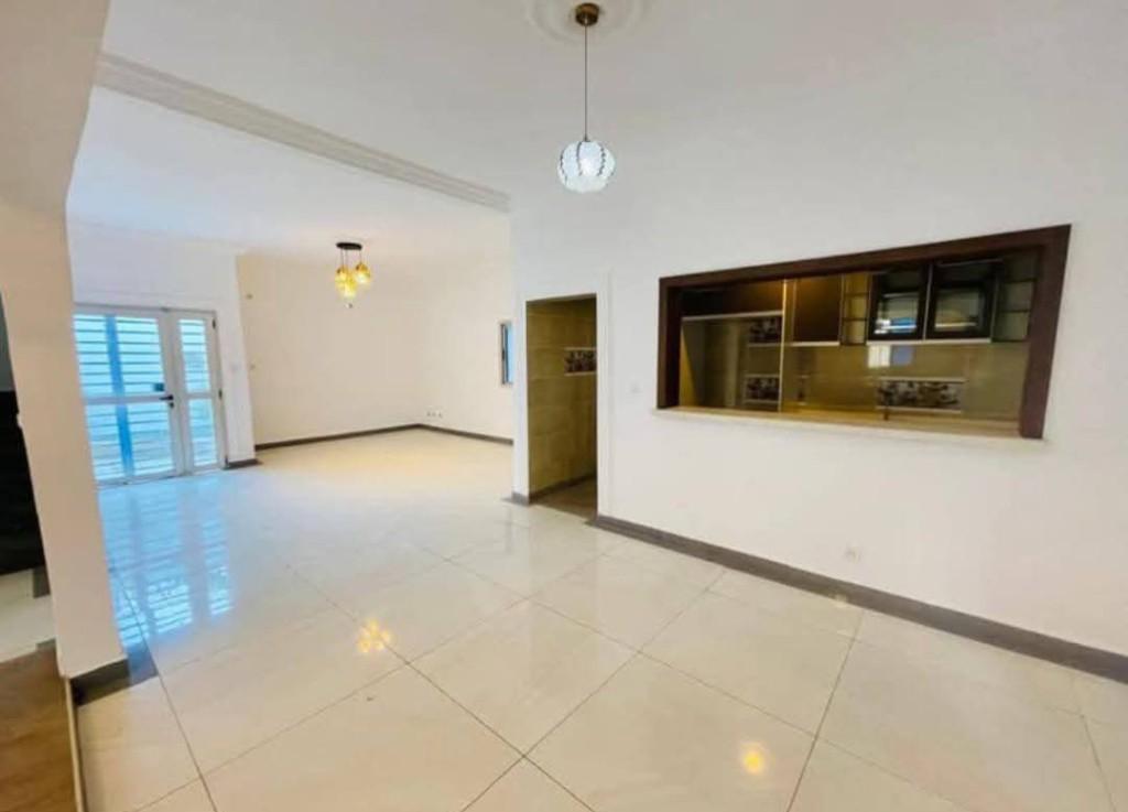 FAYA CITE PRESTIGE DUPLEX 5 PIECES + 2 DEPENDANCES BON STANDING en Côte d’Ivoire - Photo 5