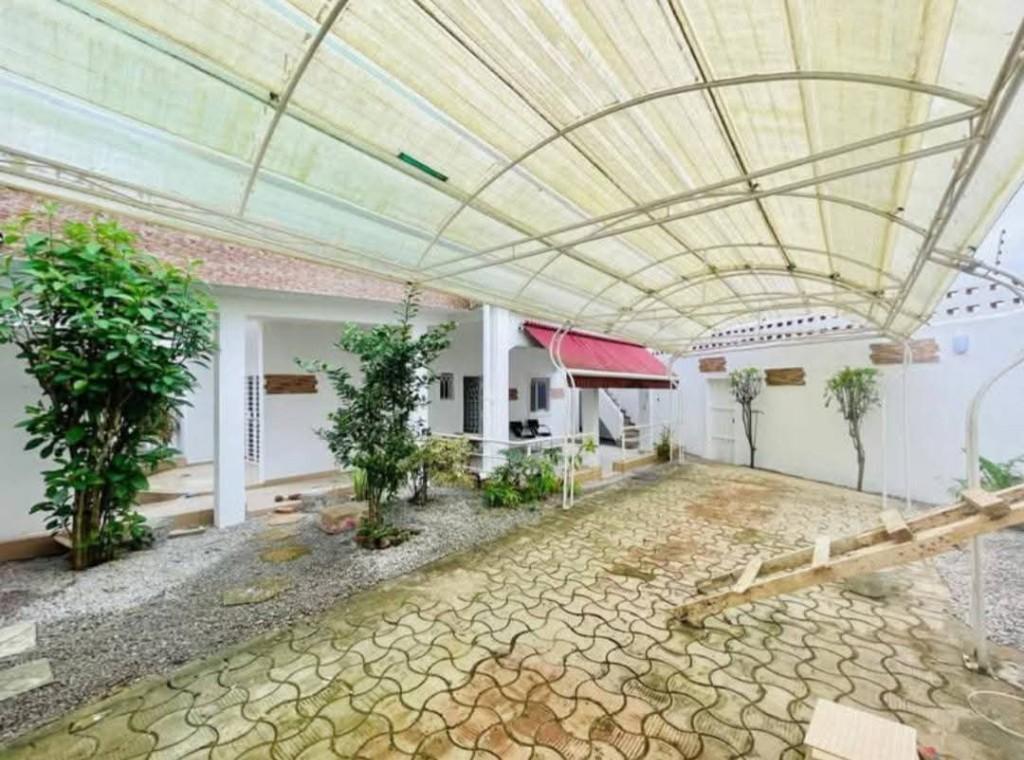 FAYA CITE PRESTIGE DUPLEX 5 PIECES + 2 DEPENDANCES BON STANDING en Côte d’Ivoire - Photo 8