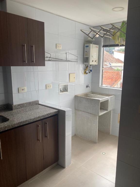 VENTA APARTAMENTO LA FLORESTA en Girón - Imagen 3