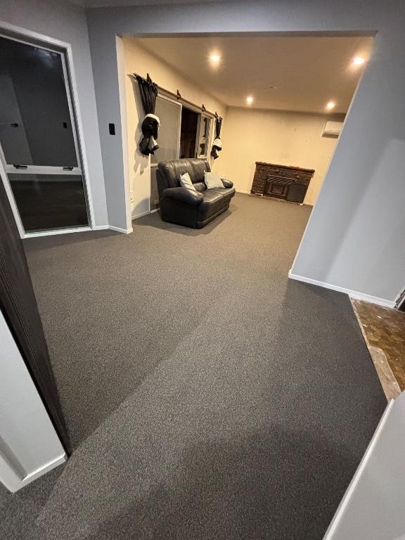 Floor laying wizard in Gisborne - Image 7